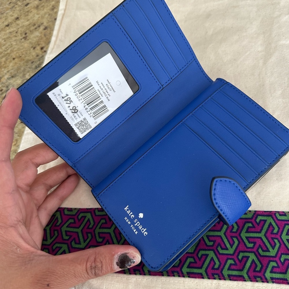 Kate Spade Wallet for Women Schuyler Medium Compact Bifold Wallet, Blue multi - Picture 4 of 5